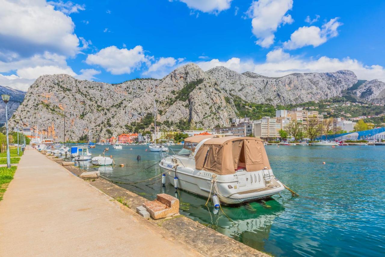 Downtown Deluxe Omiš Exterior foto